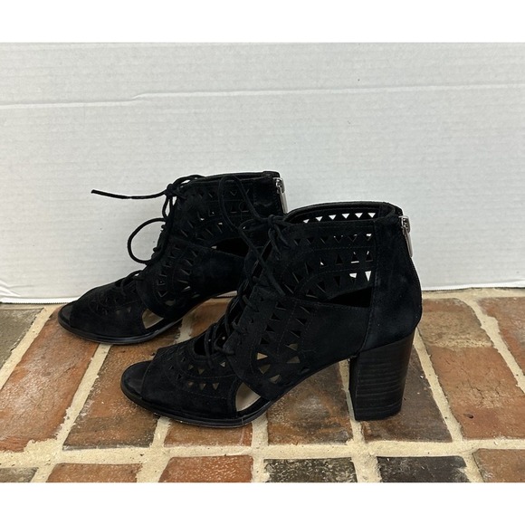 Vince Camuto Lallia Peep Toe Suede Heels Booties Sz 8.5 Laser-Cut-Lace Up Shoes - Picture 3 of 6